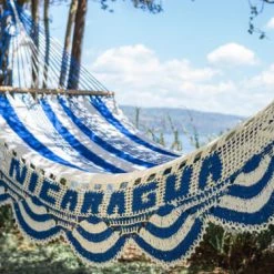 Sortie 🤩 Hamac Del Sol Hamacs Hamac à Barre Nicaragua L Blanc Et Bleu ✔️ -Fauteuils suspendus Soldes hamac a barre nicaragua l blanc et bleu 2